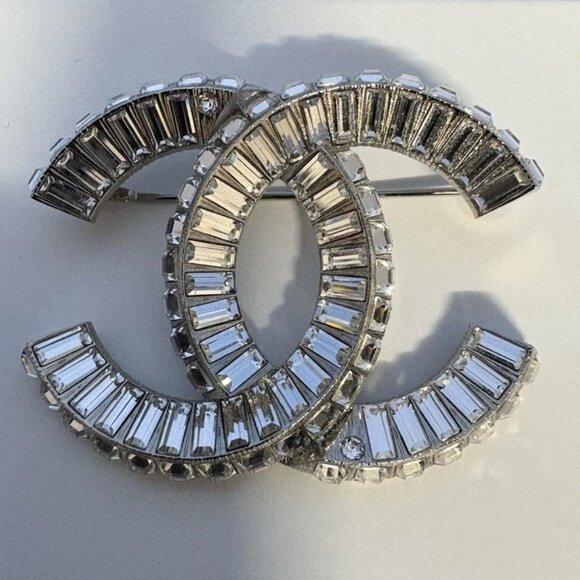 Large Chanel Crystal Bijoux Coco Brooch About 2” - With Box - Picture 4 of 7